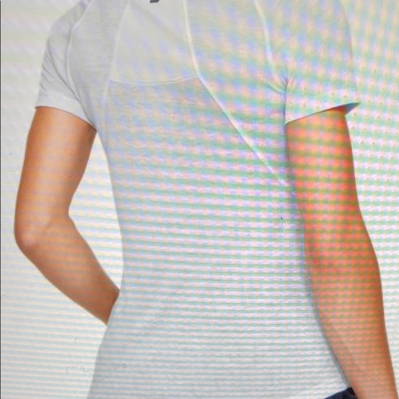 Under Armour active wear women’s Breeze short sleeve t-shirt - Picture 9 of 15